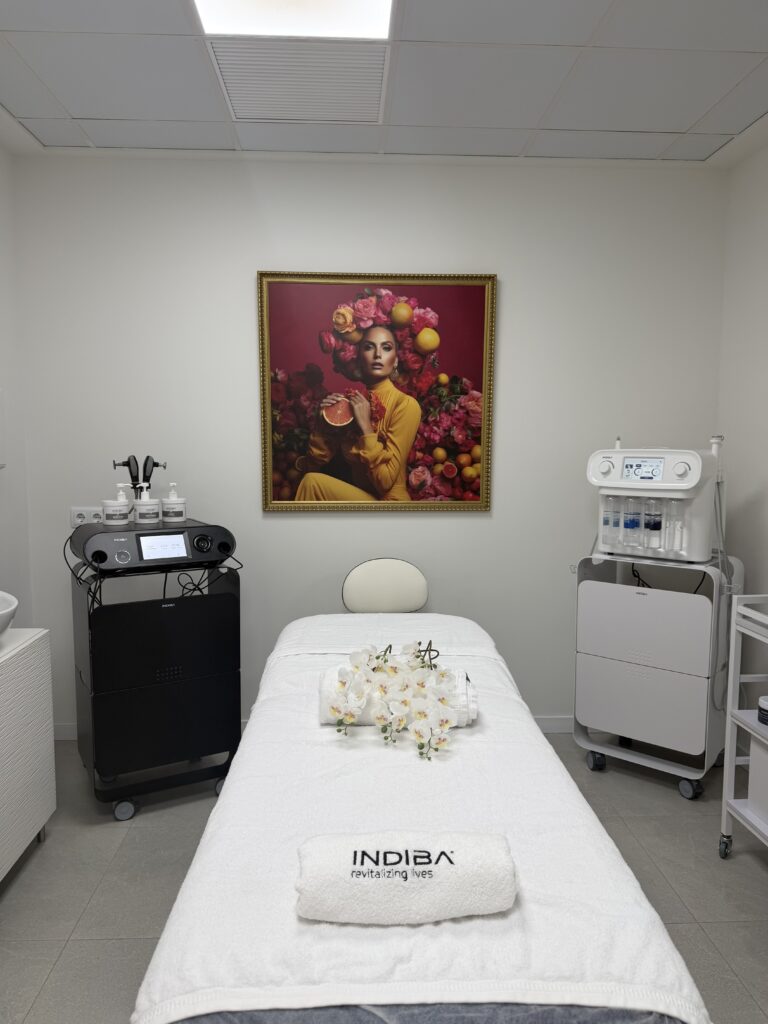 Indiba Facial Rocio Serrano andratx, puerto mallorca, sala estetica, centro estetico profesional local